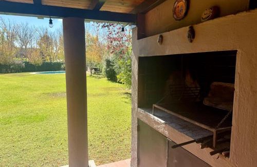 Chacras de Coria Casa | Casa loft con patio compartido