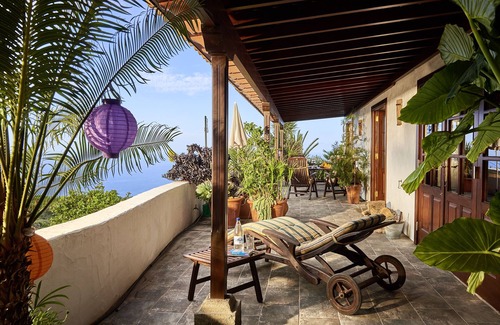 Los Llanos Casa | Casa Los Suenos cozy country house with sea and mountain views