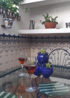 Ojen Casa | Casa Luciíta: Agradable con chimenea, patio y BBQ.