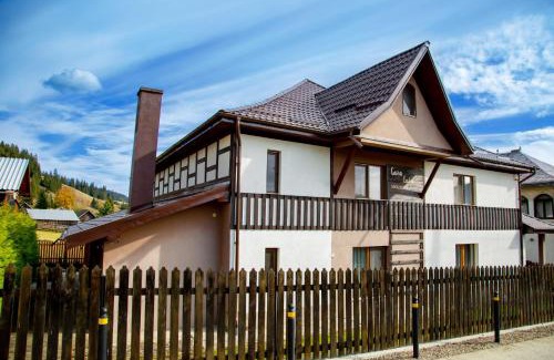 Dorna Candrenilor Casa | Casa Lulu