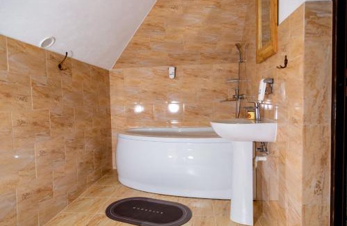 Dorna Candrenilor Casa | Casa Lulu