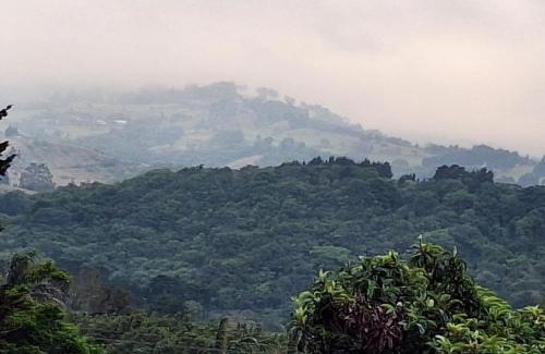 Roble Chalet De Esquí | Casa Luna Poás Costarica