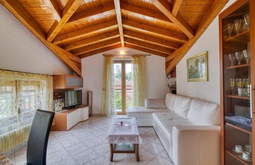 Cadrezzate Apartamento | Casa Maddalena Private Beach - Happy Rentals