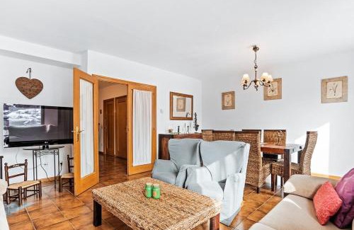 Sallent de Gallego Casa | Casa Maite by Cardi Suit