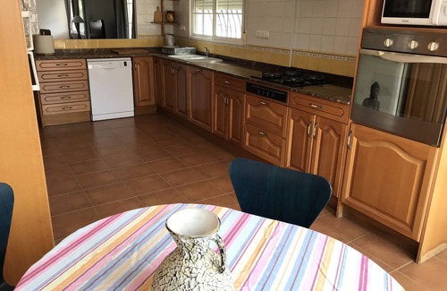 La Pobla de Vallbona Chalet De Esquí | Casa Mallaeta, la vivienda perfecta para desconectar y descansar con la familia