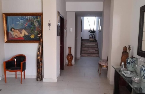 Tela Casa | Casa Mangle ubicada dentro de Indura, con 4 dormitorios, piscina privada y playa