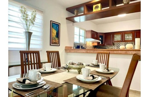 Downtown Cancun Casa | Casa Mar y Amor /alberca y jardín interior18PXS