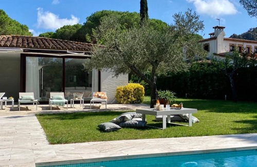 Santa Cristina de Aro Villa | Casa Maravilla en el Golf Costa Brava con piscina privada infinita.