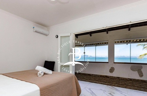 Morrinhos Villa | Casa Mare Right on the sand and 1 suite with sea view