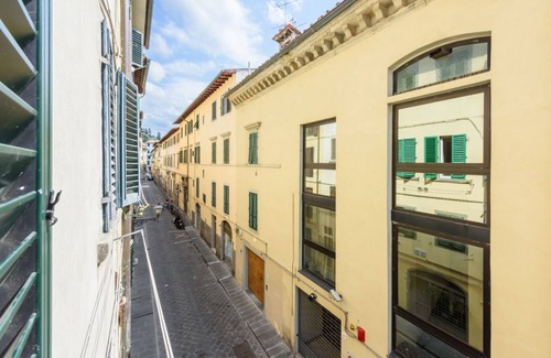 Santo Spirito Apartamento | Casa Maria in Florence by Mmega