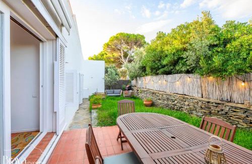 Cadaques Casa | Casa Maria Sol- jardín I vistas al mar I 4 habitaciones I parking I BBQ