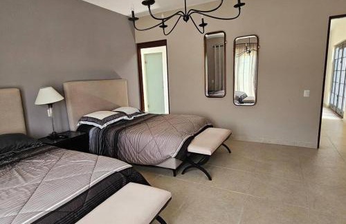 San Miguel de Allende Casa | Casa Marialba- ventanas golf