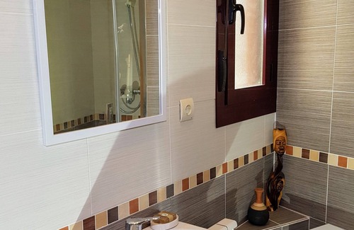 San Asensio Chalet De Esquí | MARICHELVAS, 4 habitaciones dobles todas con baño