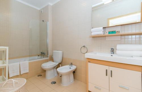 Santa Luzia Apartamento | Casa Marjan Sol by Algartur - 5 mins Downtown - Pool & Patio