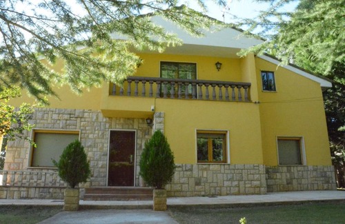 Teruel Casa | Casa Martín, casa con jardín pensada para familias
