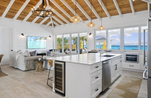 Jimmy Hill Casa | Casa Mary : The Ultimate Luxury Beachfront Home in the Exumas