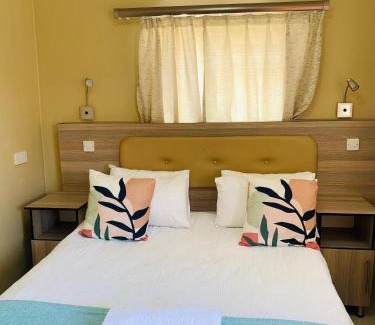 Francistown Cama Y Desayuno | Casa MaSa Inn