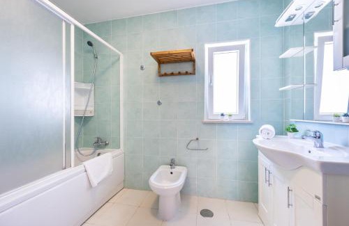 Aljezur Villa | Casa May - Spacious family home with great outdoors!