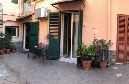 Ognina Casa | Casa Maya Catania Ognina waterfront CIN: IT087015C2VV8HVJ93