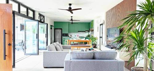 Tawala Villa | Casa Mel Mar Luxurious 3BR 3FullBR Villa with Pool