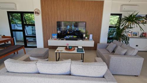 Tawala Villa | Casa Mel Mar Luxurious 3BR 3FullBR Villa with Pool