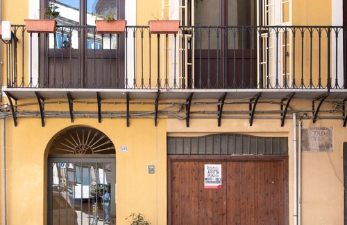 Castellammare Apartamento | Casa Meli dietro Piazza San Domenico by Wonderful Italy