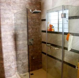 Las Pinas Casa | Casa Meyer's BF Homes International House for rent with pool and Jacuzzi