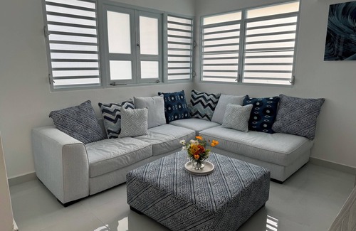 Sabana Llana Norte Casa | Casa Mi Luz Ilumina tu Estancia con Elegancia y Confort en San Juan