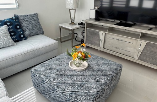 Sabana Llana Norte Casa | Casa Mi Luz Ilumina tu Estancia con Elegancia y Confort en San Juan