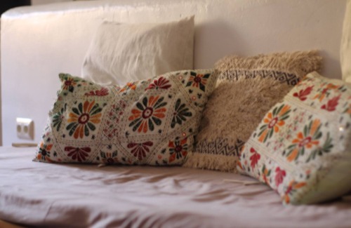 Sant Jordi Desvalls Casa | Casa Migdia: una casa grande con carácter, cerca de Girona