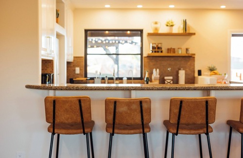 Joshua Tree Casa | Casa Milagros 5BR Pool Game Room Hot tub AC Desert views Sleeps 12