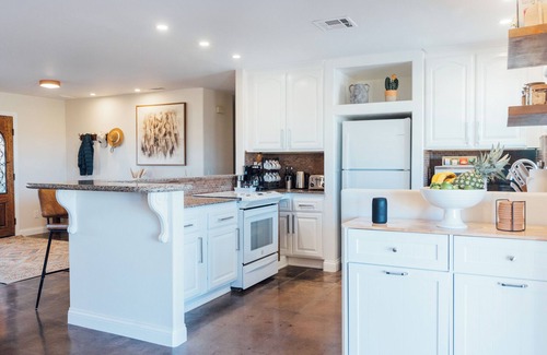 Joshua Tree Casa | Casa Milagros 5BR Pool Game Room Hot tub AC Desert views Sleeps 12