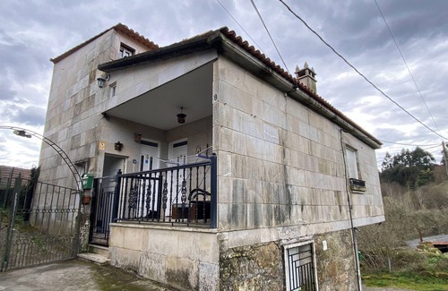 O Carballino Apartamento | CASA MILUCHO: EN LA PROFUNDIDAD DE GALICIA