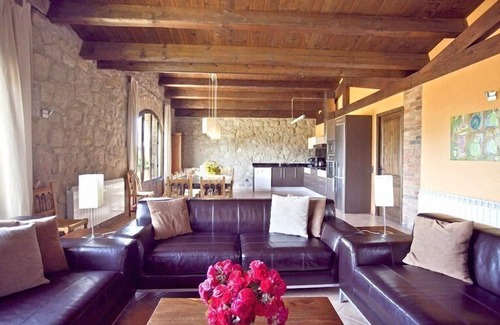 Gironella Villa | Casa Miró - Beautiful Holiday Villa w/ 8 bedrooms. Indoor + Outdoor Pool.