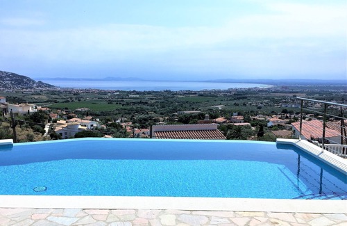 El Mas Fumats Apartamento | CASA MIREILLA - Apartamento con perfectas vistas al mar y piscina privada