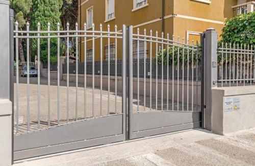 Arezzo Cama Y Desayuno | Casa Mirko - B & B con stazione ricarica auto elettriche parcheggio privato auto moto biciclette