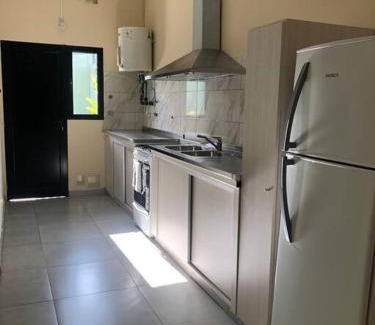 San Nicolas de los Arroyos Casa | Casa moderna y amplia con patio y cochera techada