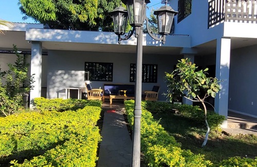 Cojutepeque Casa | Casa moderna , perfecta para disfrutar en familia. Cocina, baños modernos