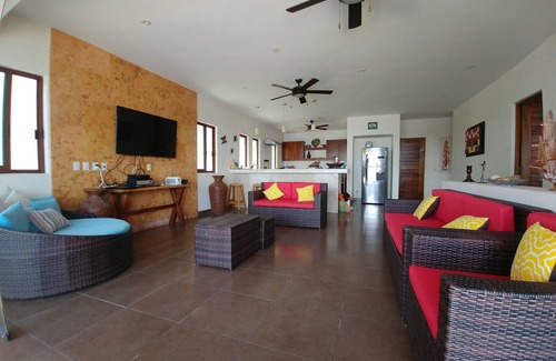 Ixtapa - Zihuatanejo Villa | CASA MONARCA. Playa La Ropa, Zihuatanejo, Gro. México