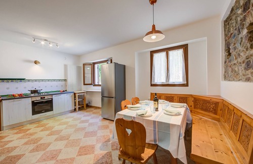 Montioni Casa | Casa Mondragon In Lazise, Lazise, Italy