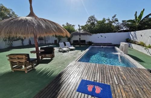 Limpio Apartamento | Casa mono ambiente y piscina.
