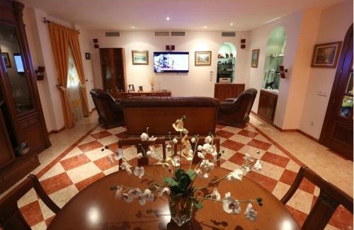Almunecar Villa | Casa Montes Del Castillo