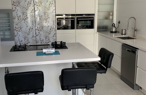 La Envia Chalet De Esquí | Casa Murasaki, moderno loft frente a campo de golf