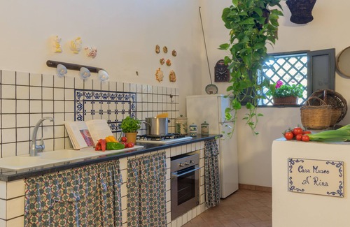 Belpasso Villa | Casa Museo A' Rina; en las laderas del Etna con vistas panorámicas y wifi gratis