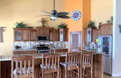 Isla de Utila Casa | Casa Naranja - Upscale Living with a Private Pool