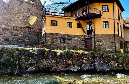 Montes de Valdueza Casa | CASA NARCISA - Perfecta para familias y grupos - Valle del Silencio