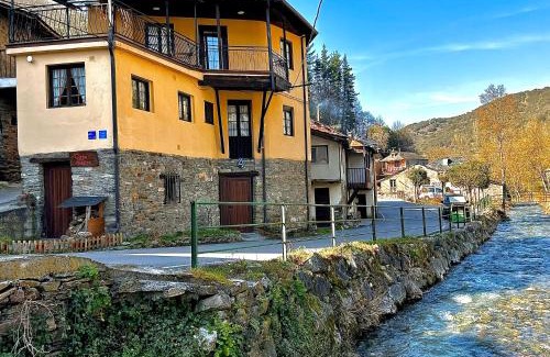 Montes de Valdueza Casa | CASA NARCISA - Perfecta para familias y grupos - Valle del Silencio