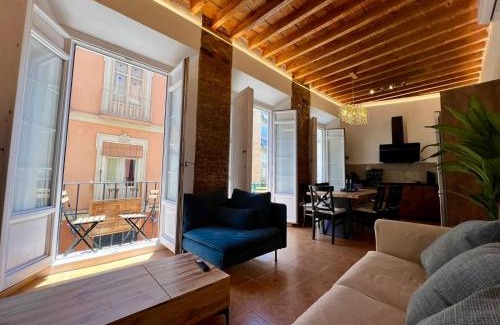 La Merced Apartamento | CASA NATY, Espacioso Renovado Apartamento en el Centro de Malaga