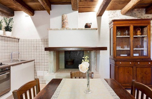 Precetto Casa | Casa Nerina: A characteristic and welcoming independent house made of stone, with Free WI-FI.