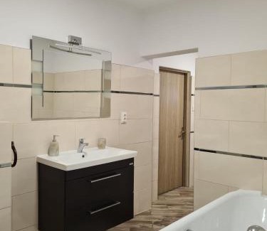 Dorna Candrenilor Apartamento | Casa Nico